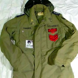 M-65 Army Coat. Vintage 1971 Customized.